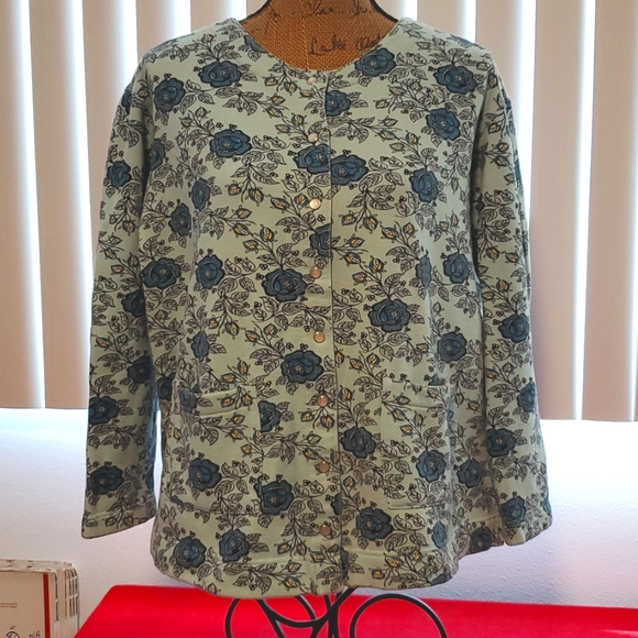 CLASSIC ELEMENTS Woman Floral graphic print top sz. 16w - 18w  EUC - Picture 1 of 7